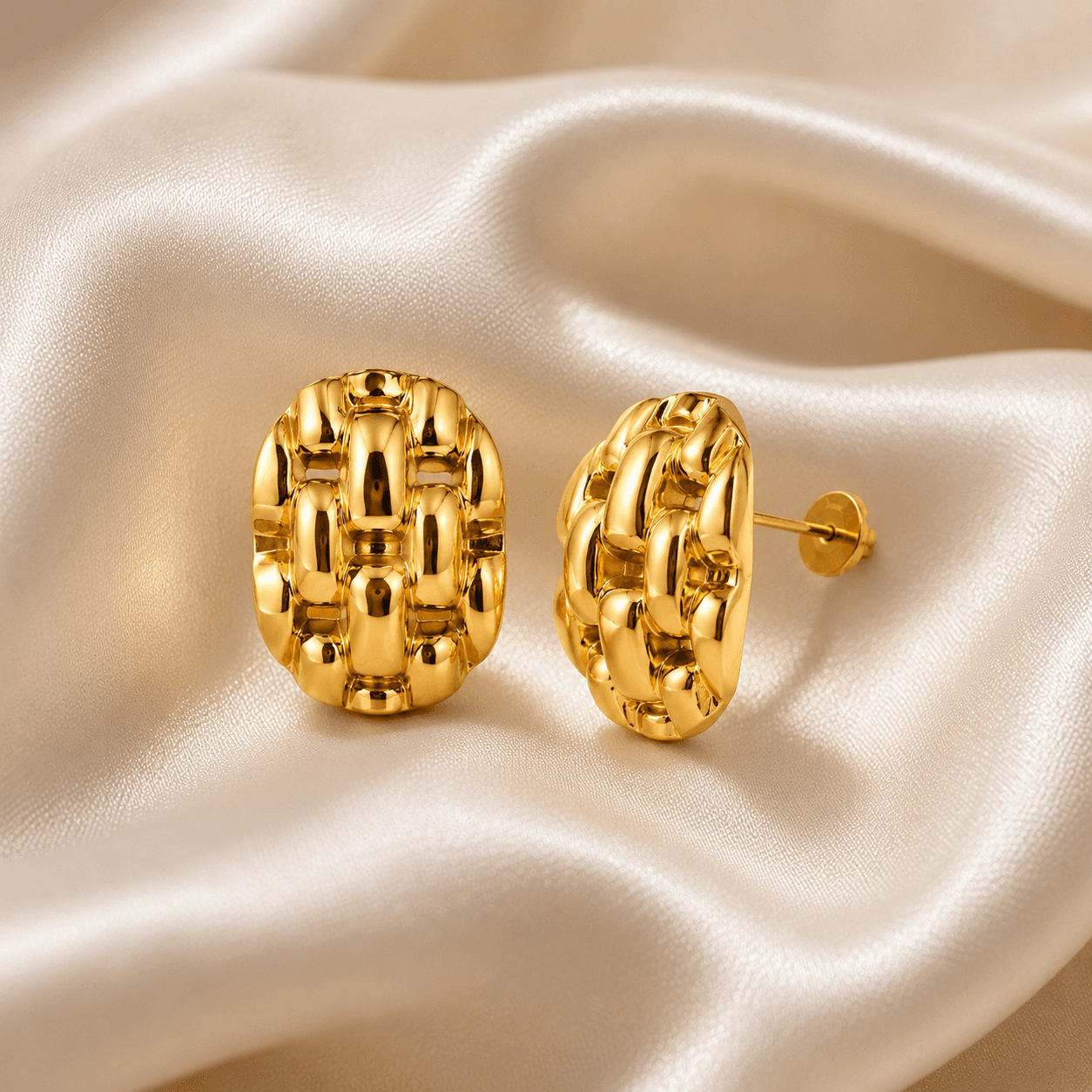 antitarnish stud earring
